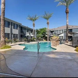 Apartment Modern 2br Oasis!, Phoenix